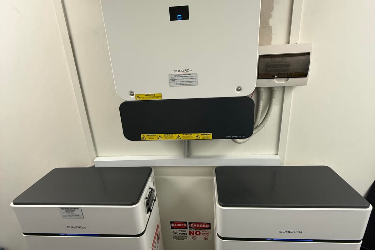 Solar battery storage system